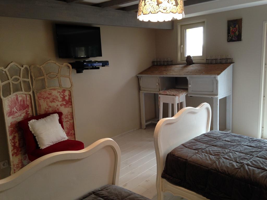 Along The River Bergerac Room photo